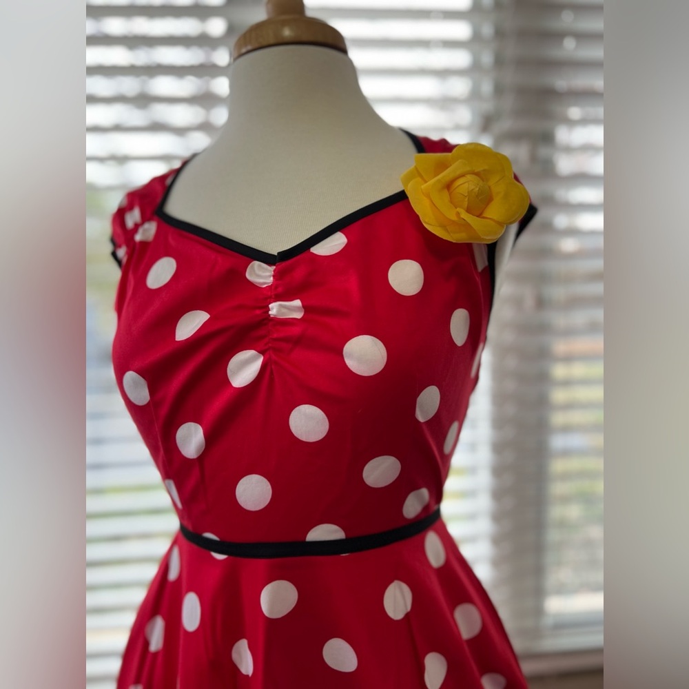 Disney Dress Minnie Mouse from Disney Dress Shop first edition mint.
